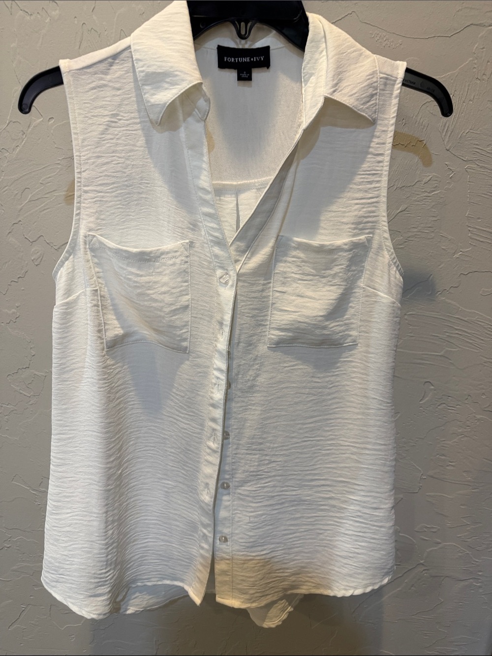 Fortune + Ivy Cream Sleeveless Button-Down Shirt